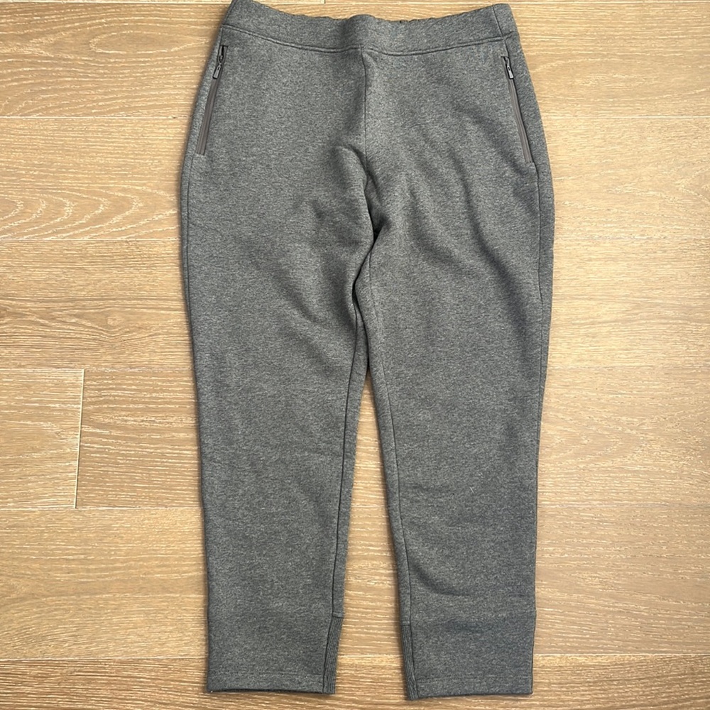 Banana Republic Knit Clean Jogger size medium NWT
